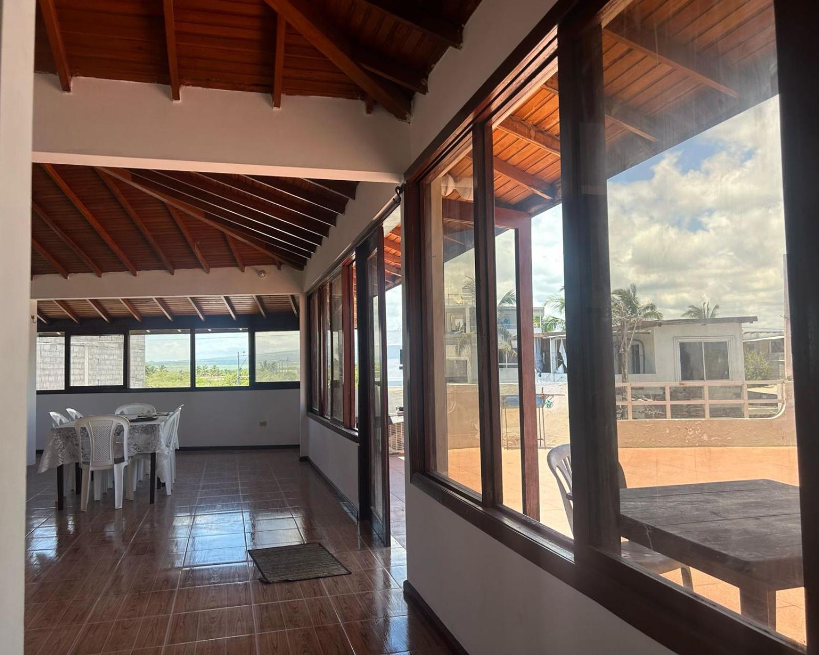 Hotel Isla Del Descanso Puerto Villamil Luaran gambar
