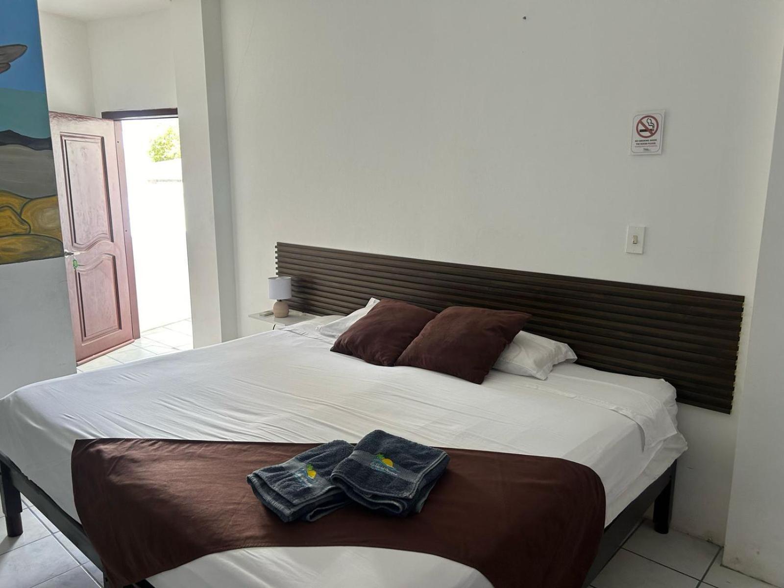Hotel Isla Del Descanso Puerto Villamil Bilik gambar